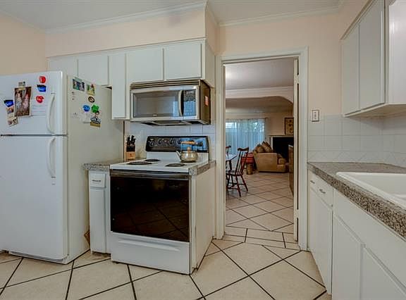 5th image of 7705 Meadow Park Dr APT 106