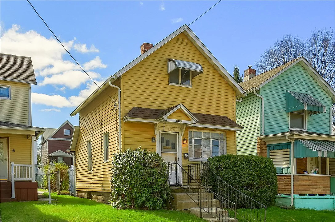 806 1/2 Harrison St photo 1