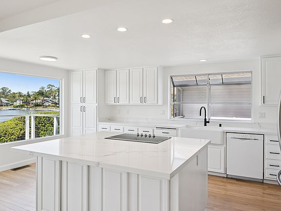3rd image of 35 Caribe Isle