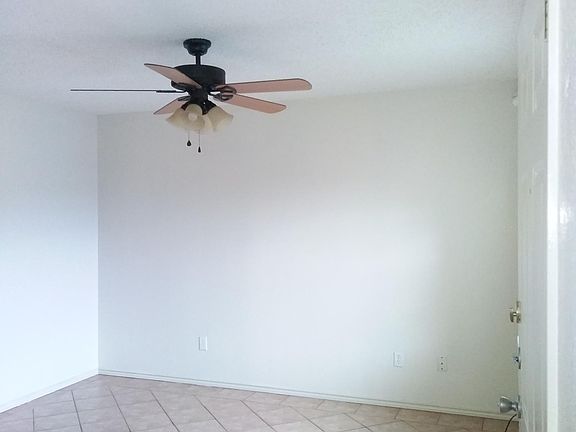 5th image of 2606 Presidio Dr APT 9