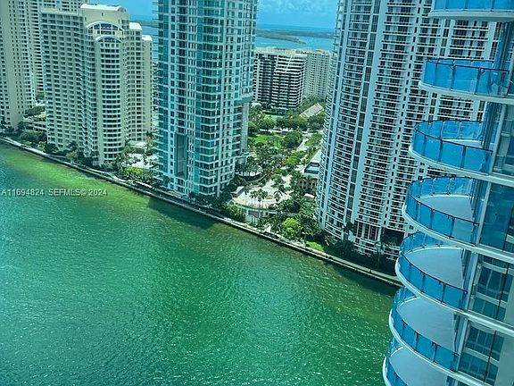 2nd image of 300 Biscayne Blvd #32