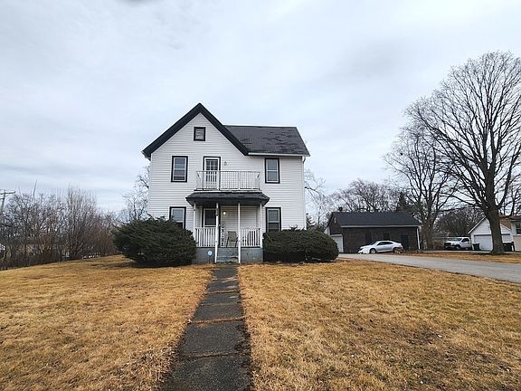 2nd image of 103 S Lake St