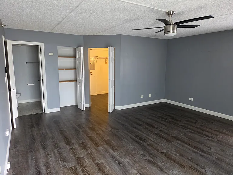 10515 W Grand Ave #206 — Photo 9
