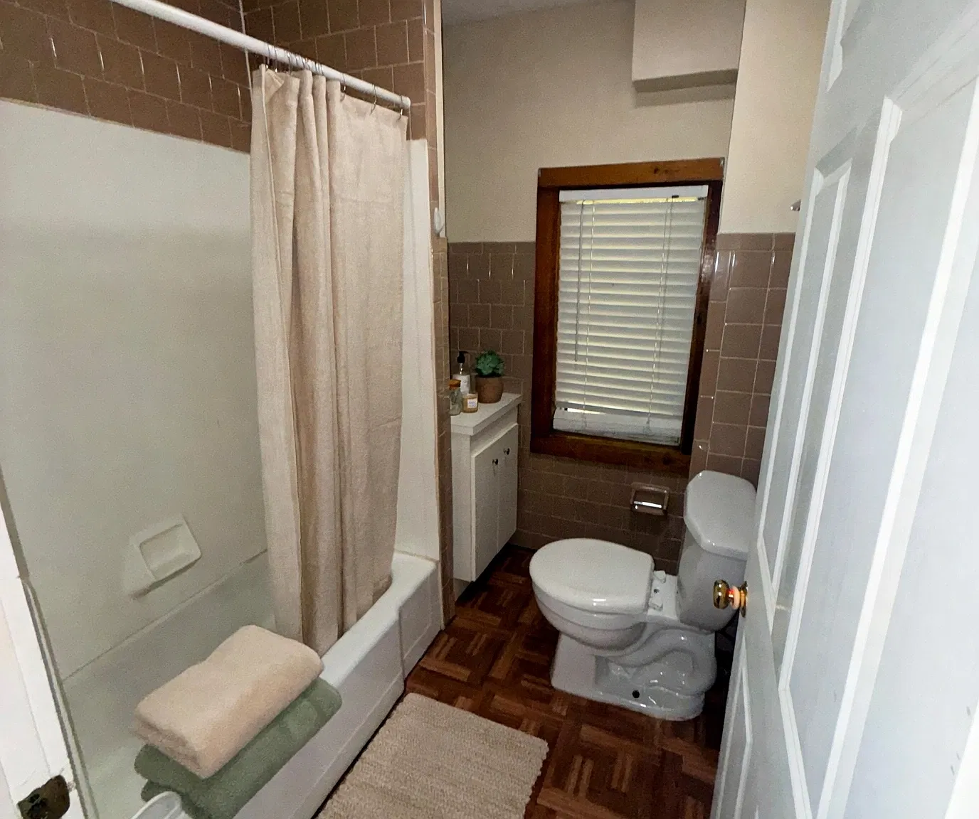 2 bed, 900 sqft, $2,000 — Photo 4