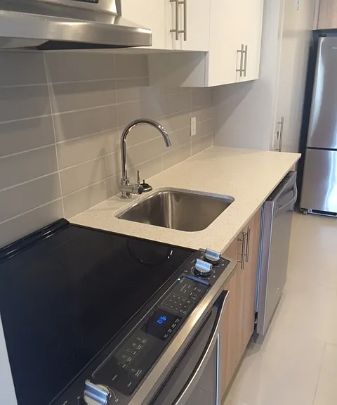 235 Somerset St W — Photo 10