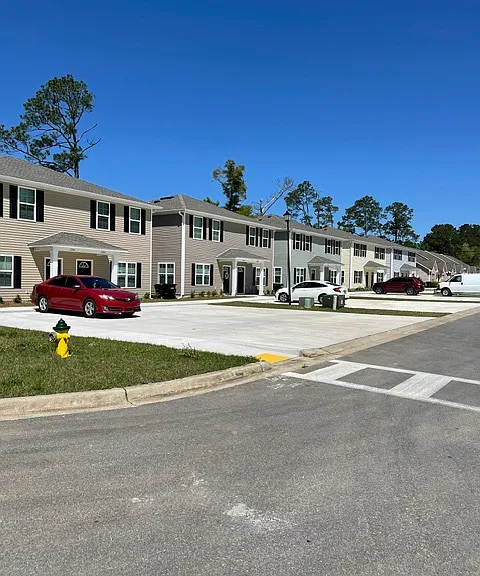 2210 Cedarbrook Ct — Photo 1