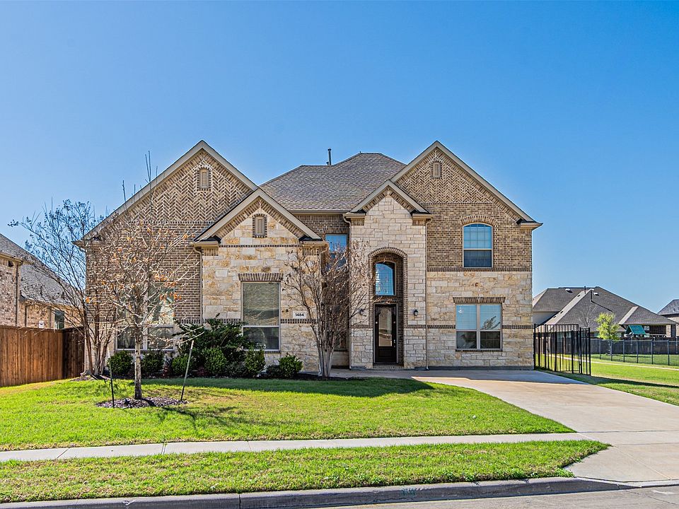 1st image of 1484 Primrose Pl
