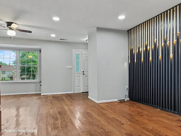 102 Appletree Ct — Photo 5