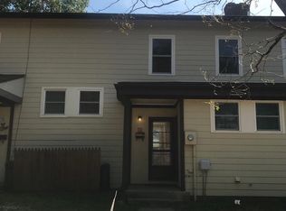 8 Falcon Ln, Cincinnati, OH 45218