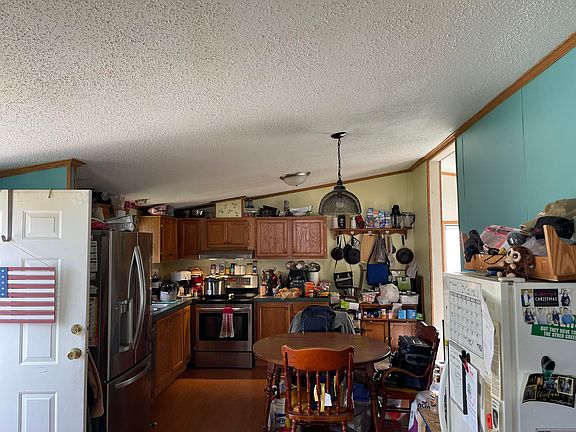 4th image of 605 E College St