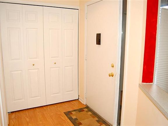 3rd image of 2549 Meade Ct #25