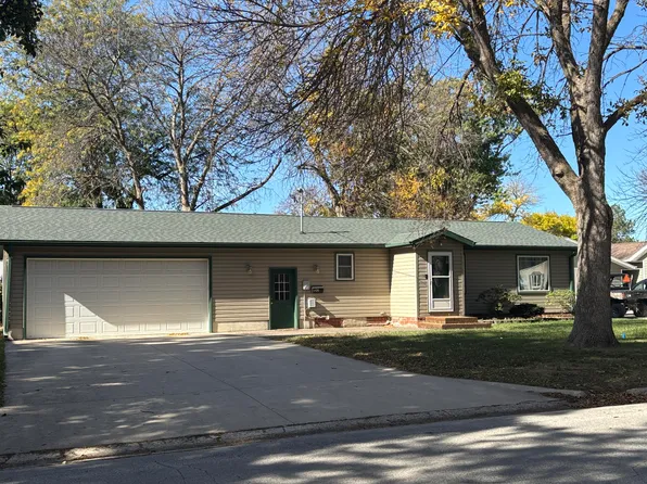 306 2nd St N, Humboldt, IA 50548