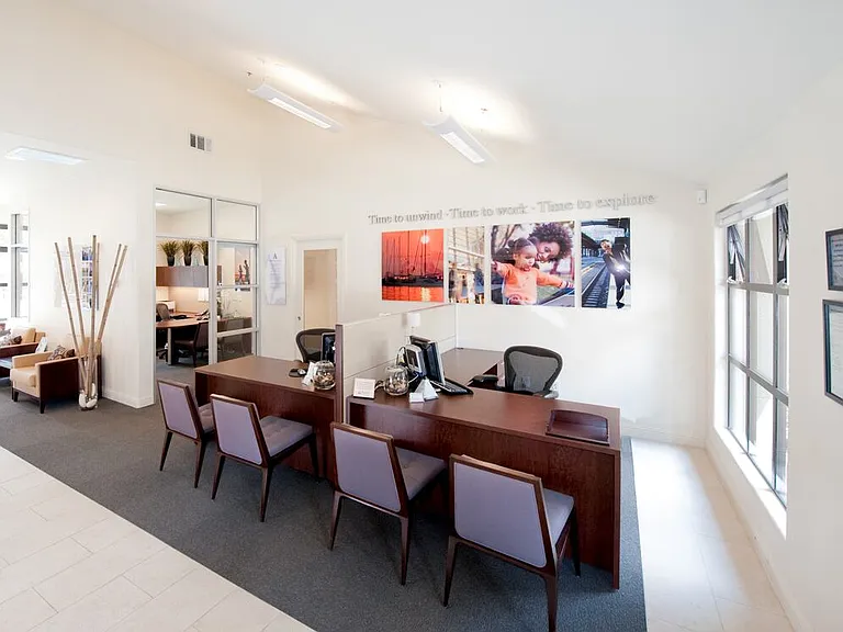 Leasing Center