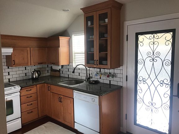 2nd image of 16715 Oak Glen Ave Unit B