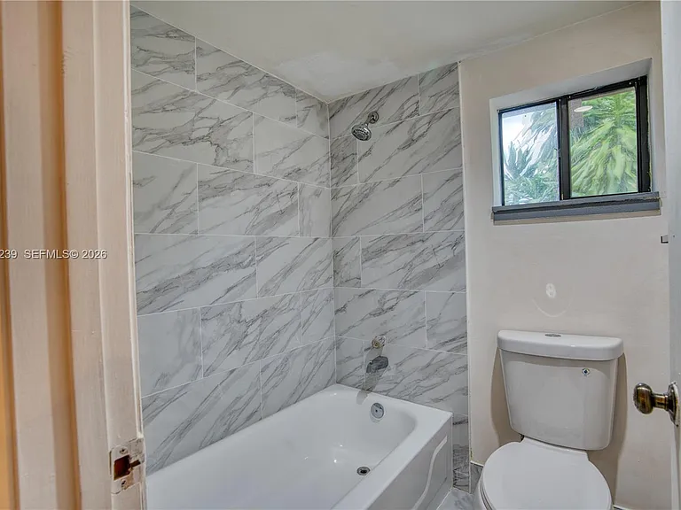 8015 SW 21st Ct #8015 — Photo 26