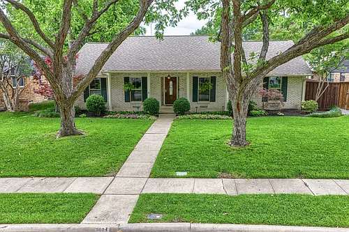 1404 Seminole Dr Photo 1