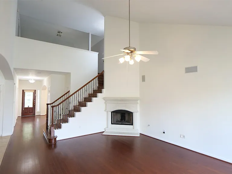 6119 Lakenshire Falls Ln — Photo 10
