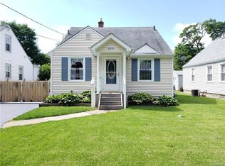 8209 Pershing Ave, Niagara Falls, NY