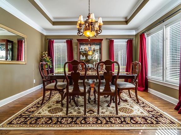 5th image of 102 Lands End Ct