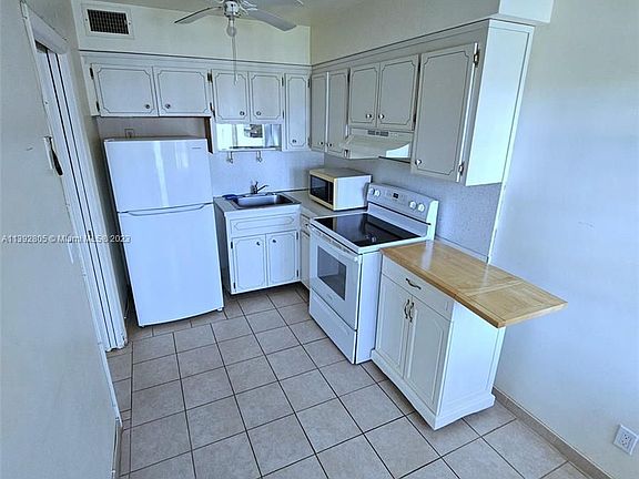 3rd image of 1150 Atlantic Shores Blvd APT 507