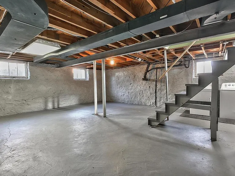 5633 Granada St — Photo 30