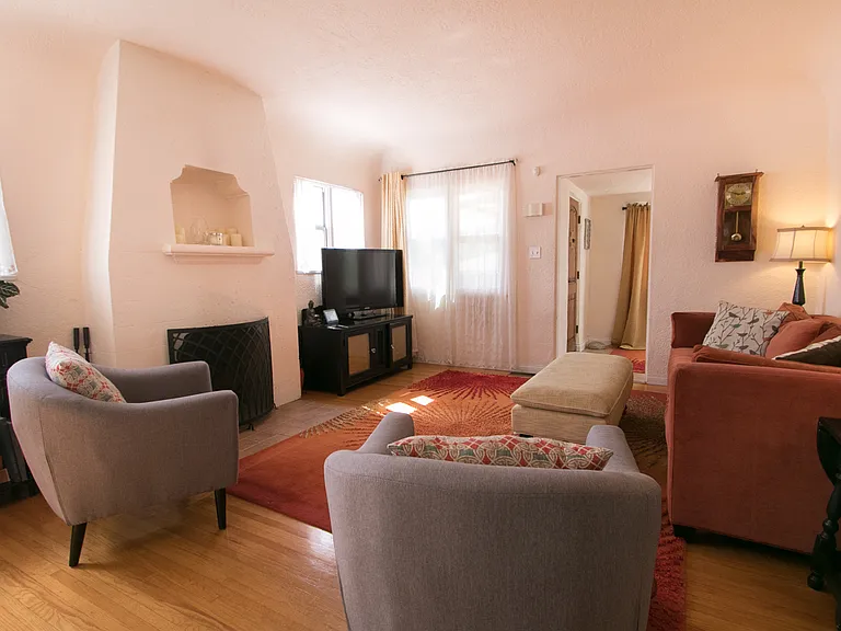 8042 University Pl — Photo 5