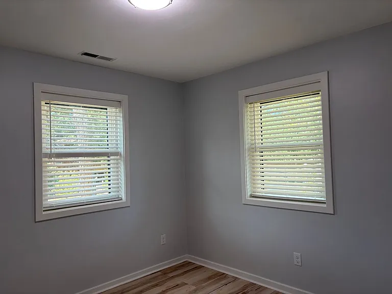 1005 Indian Dr — Photo 30