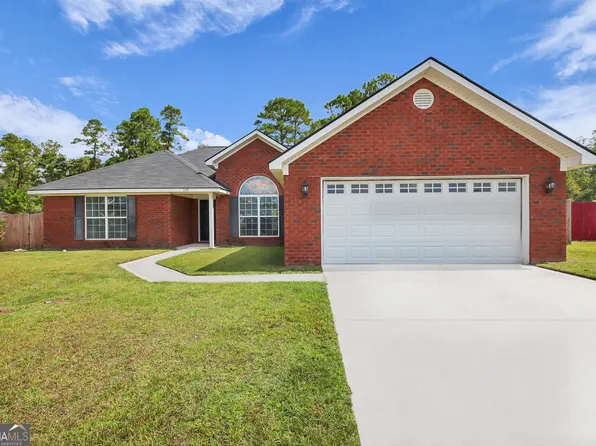 1119 Creekside Cir, Hinesville, GA 31313