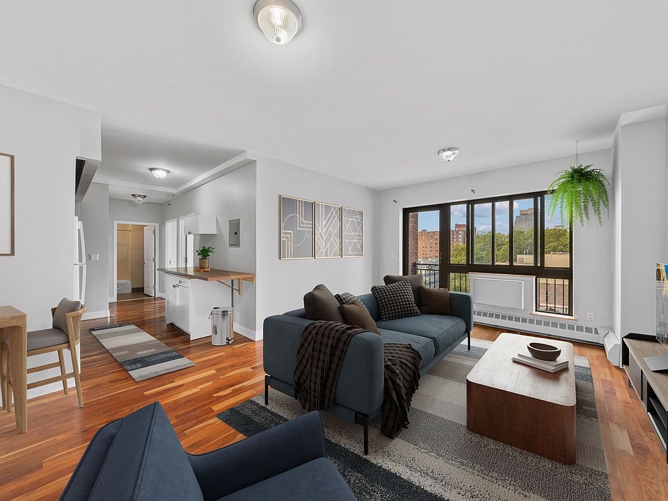 1st image of 2205 3rd Ave APT 2E