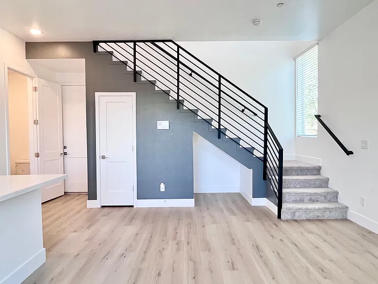 1247 E Colter St #11 — Photo 13