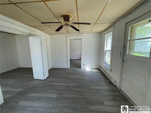 2nd image of 23 Valley St