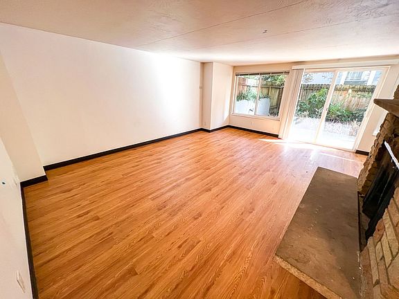 2nd image of 5233 15th Ave NE APT 101
