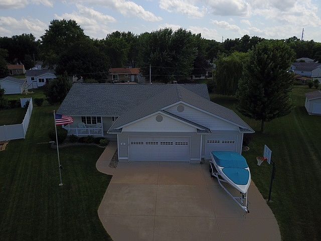 1st image of 221 Sunrise Ln