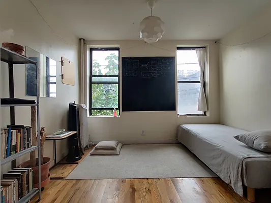 Rented by Signature Property Realty | media 38