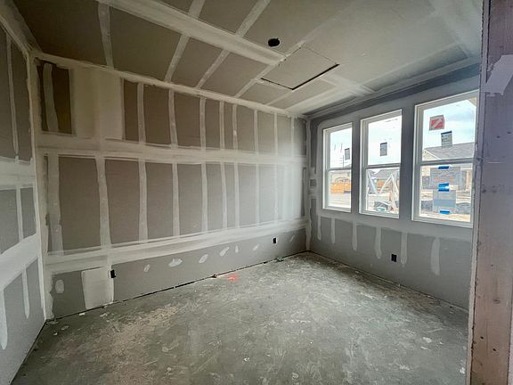 309 Blackbear Drive Interior Image 4