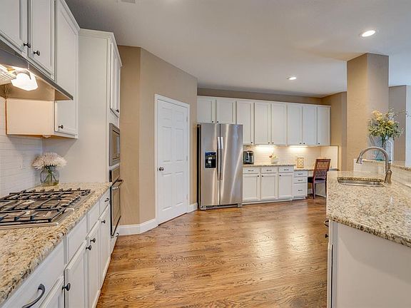 4th image of 3609 Tinsdale Dr