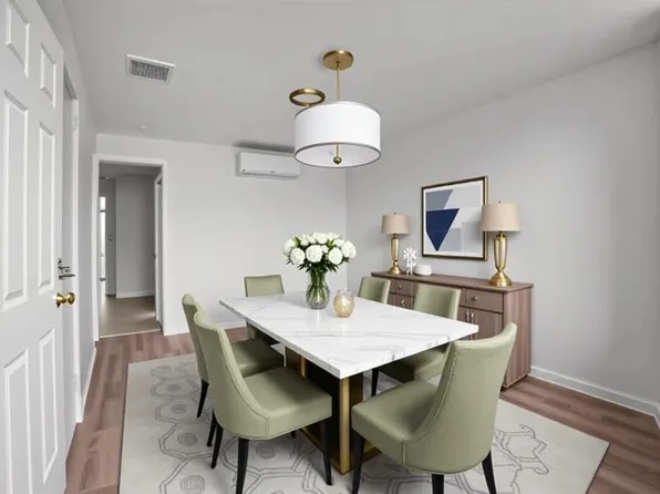 681 Rhinelander Avenue image 2 of 29