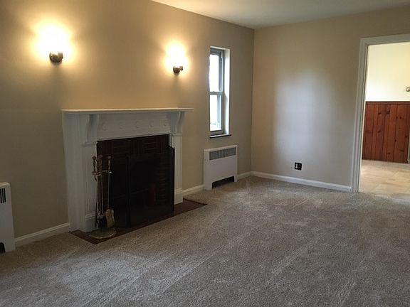 3rd image of 33 W Hill Ln APT 3