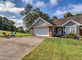 8720 Carriage House Way, Knoxville, TN 37923