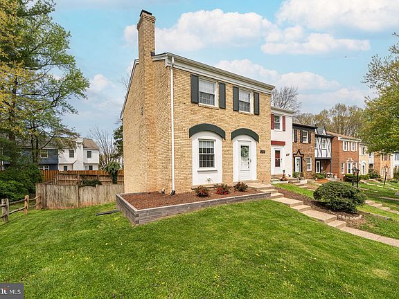 3rd image of 6278 Paddington Ln