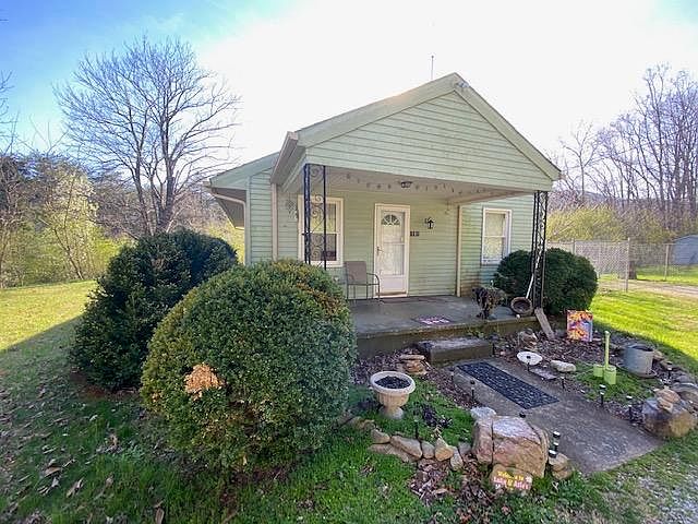 1st image of 101 Oakwood Dr