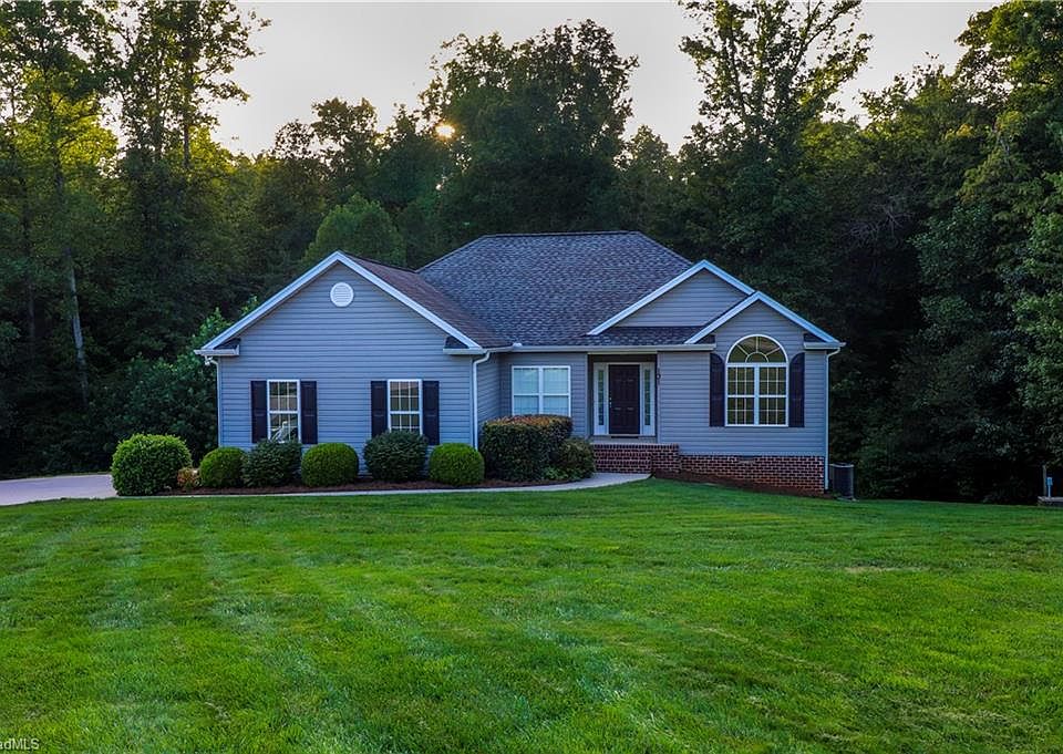 1st image of 131 Appaloosa Ct