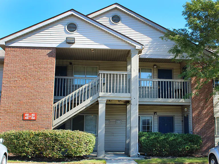 Eagle Crest Apartments — Photo 2