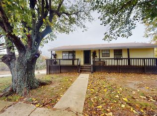 1216 NW June Dr, Kingston, OK 73439