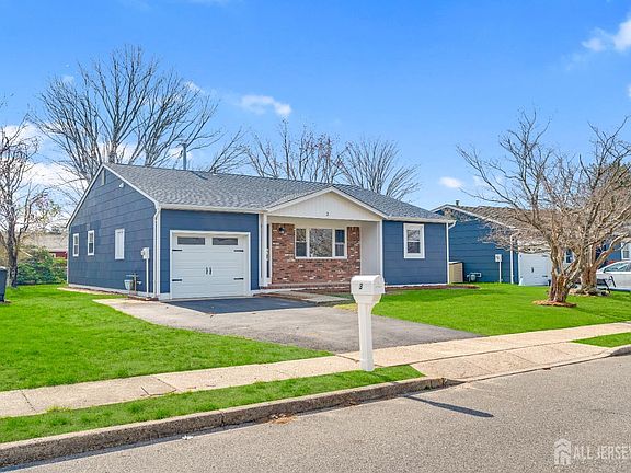 3rd image of 3 Pembroke Ln