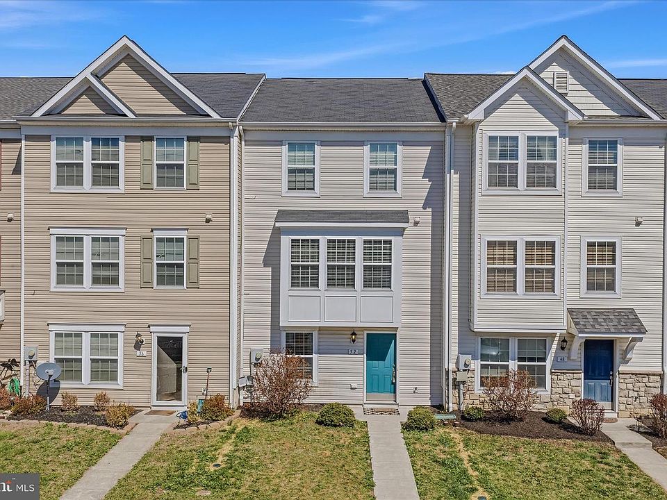 1st image of 52 Private Ct