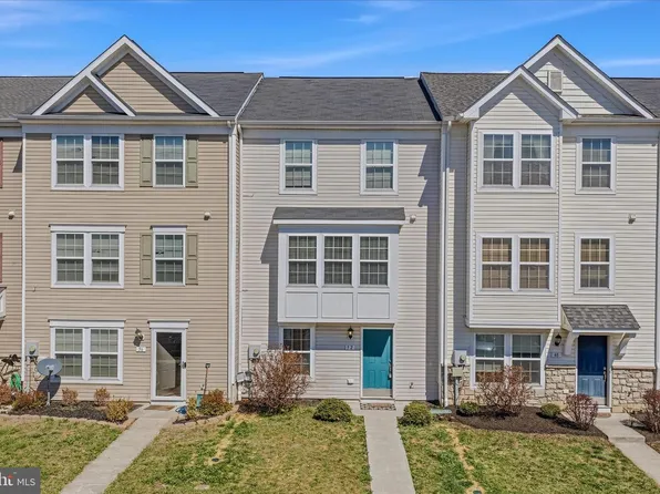 52 Private Ct, Bunker Hill, WV 25413