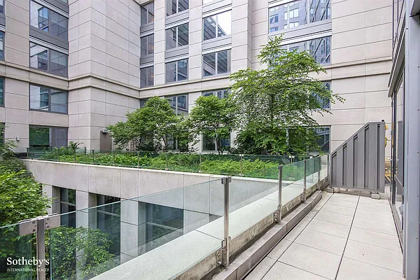 Sold by Sotheby's International Realty | media 20