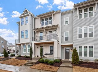 735 Peakland Pl, Raleigh, NC 27604