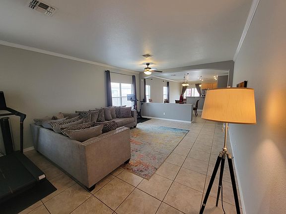 3rd image of 1005 E Beth Dr